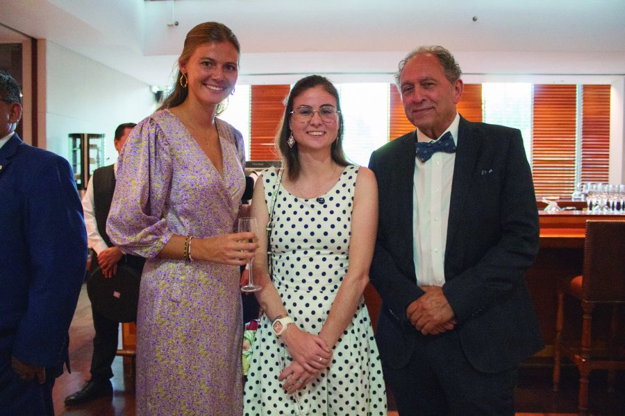 Garance de Lannoy, Asistente de Gerencia Belgolux; Clémentine Bourbon-Denis; Juan Carlos Díaz,Tesorero Belgolux.