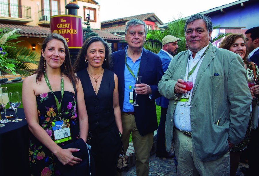 Yoshi Guajardo, Rosita Padilla, Patricio Cabello, Eduardo Montanares